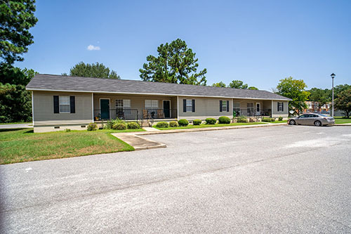 Front view of Albany Gardens Apartments