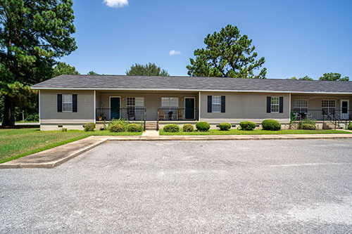 Front view of Albany Gardens Apartments