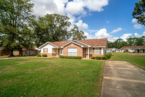 Lane Landings siding and brick home